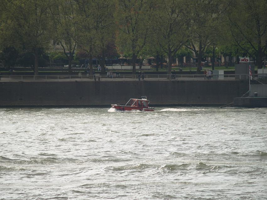 Uebungsfahrt Loeschboot und Ursula P81.JPG